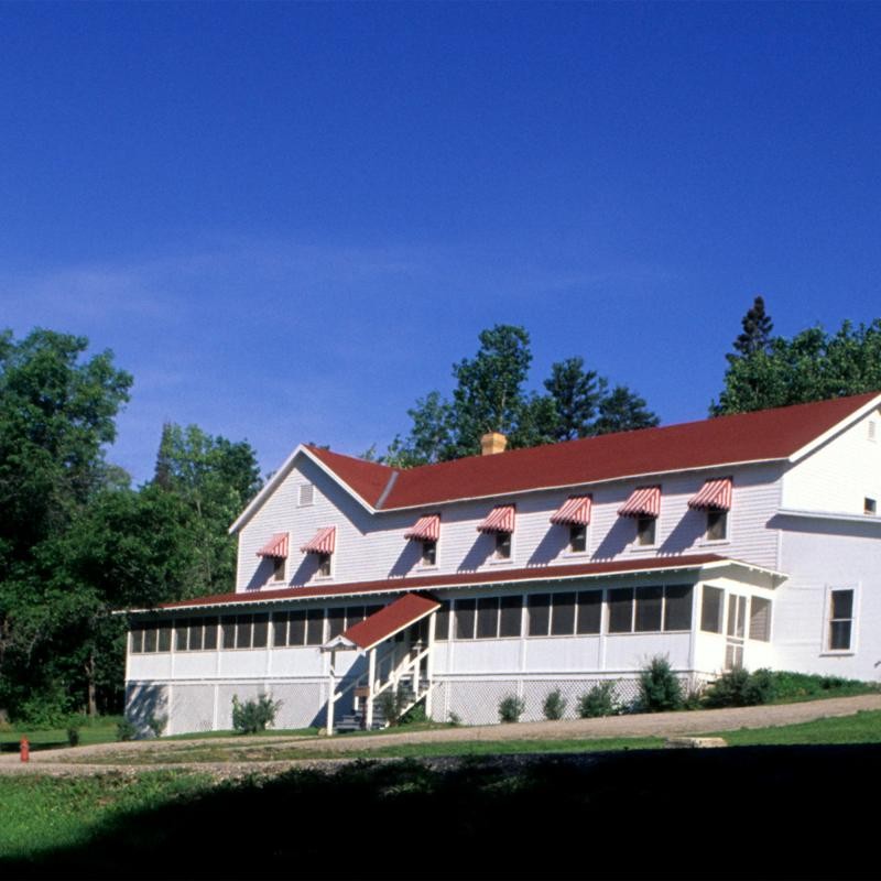 Explorez le parc national des Lacs des Voyageurs 