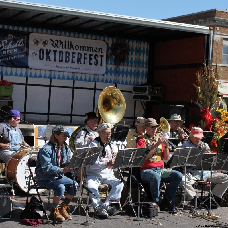 Encuentre comida alemana y diversión en estas celebraciones del Oktoberfest de Minnesota 