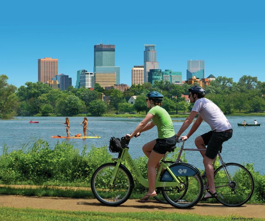 Bersepeda di Grand Rounds Scenic Byway 51-Mile di Minneapolis 