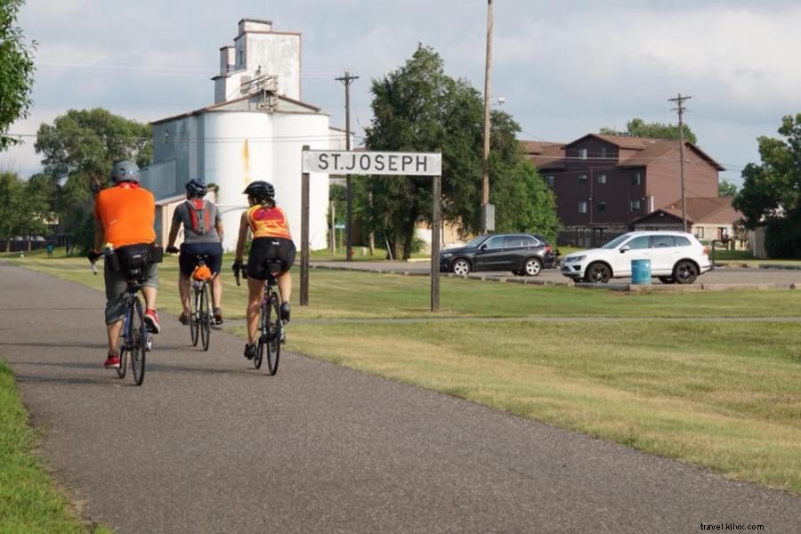 Pedala sul sentiero del lago Wobegon, A nord-ovest di St. Cloud 