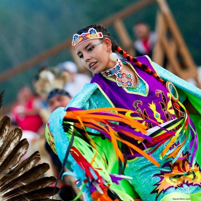 Danza, Batteria e arte si combinano al Native American Powwows del Minnesota 