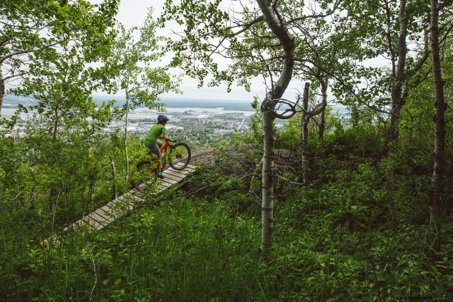 Vélo de montagne à Duluth et dans les collines du Liban 