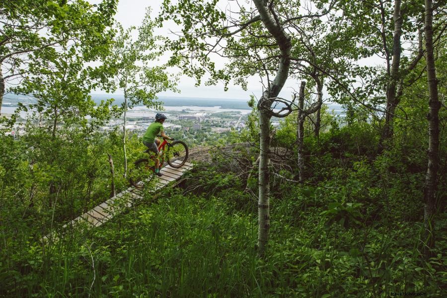 Bersepeda Gunung di Duluth &Perbukitan Lebanon 