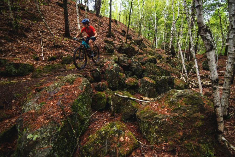 Practique ciclismo de montaña en Detroit Lakes y Cuyuna 