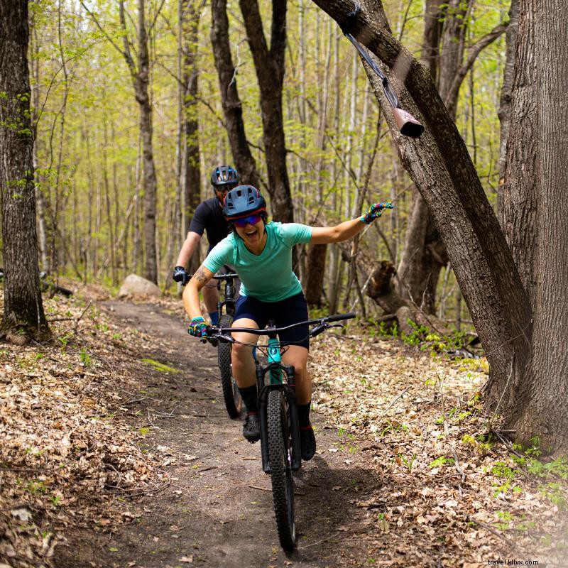 Practique ciclismo de montaña en Detroit Lakes y Cuyuna 