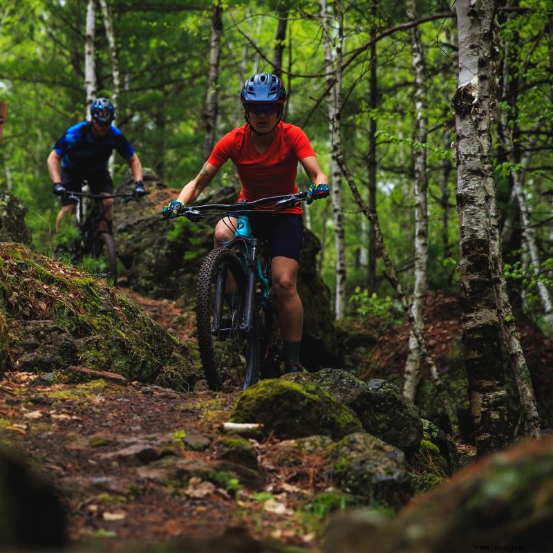 Practique ciclismo de montaña en Detroit Lakes y Cuyuna 