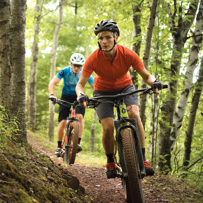 Faça mountain bike em Detroit Lakes e Cuyuna 