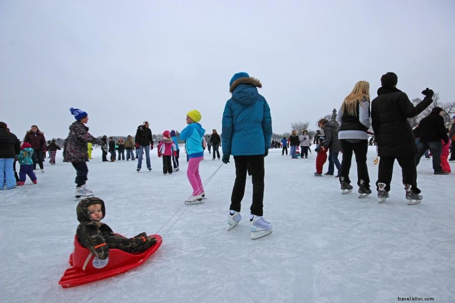 Deslize para estes ótimos rinques de patinação no gelo ao ar livre 