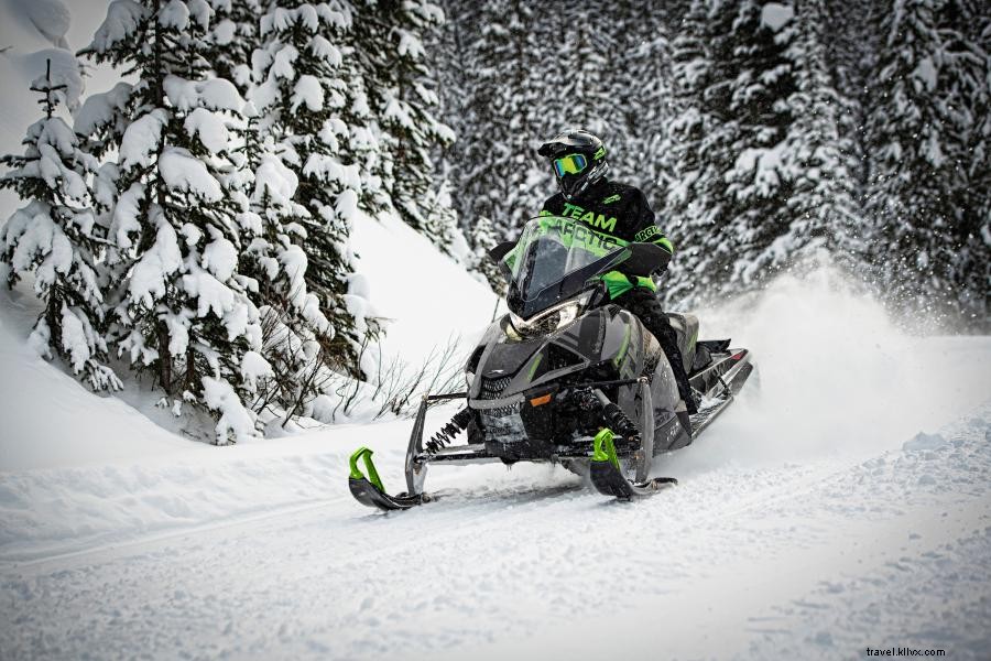 Ir en moto de nieve en Minnesota 