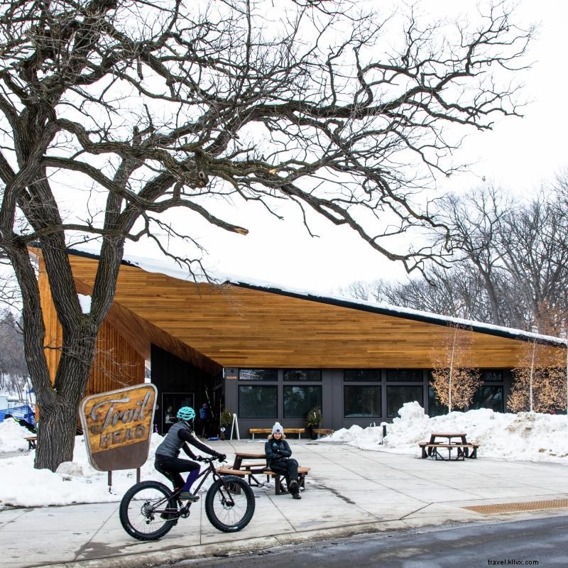 Bermain Ski Lintas Alam di Theodore Wirth Park di Minneapolis 