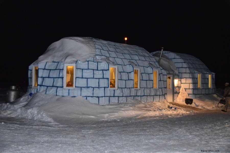 Disfrute de uno frío en un bar de hielo de Minnesota 