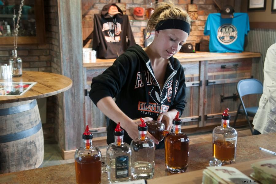 Assaggia gli alcolici locali in queste distillerie del Minnesota 