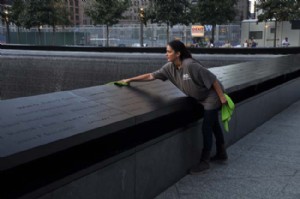 不在の反映：9/11メモリアルのプレビュー 