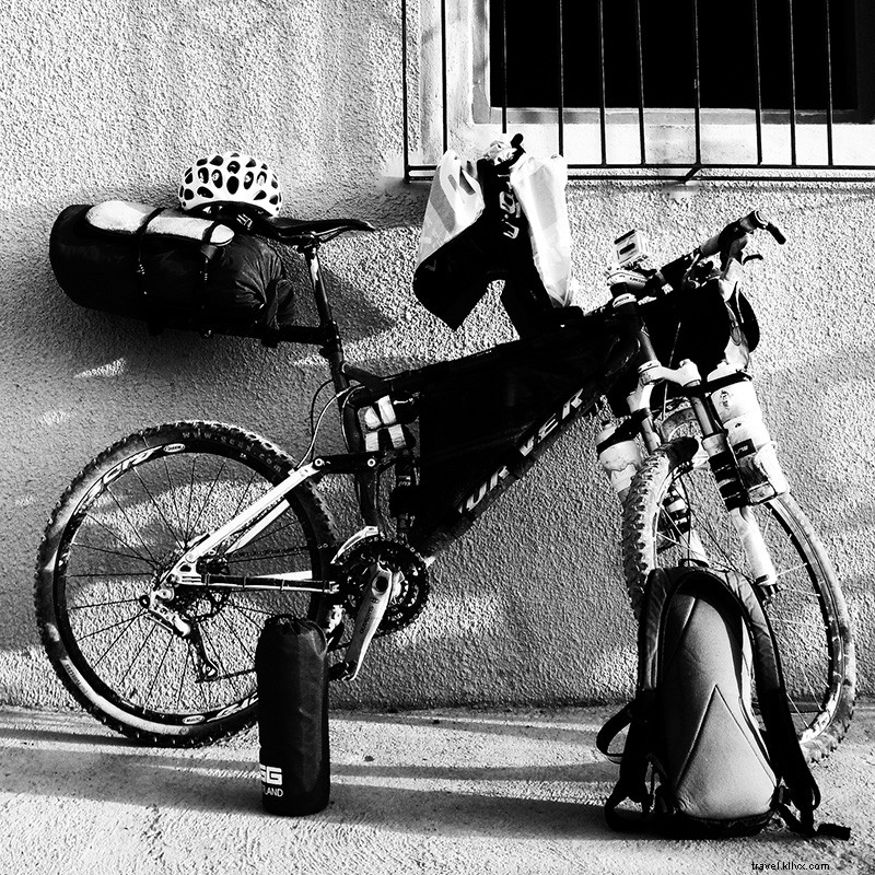 ハイアトラスを介した自転車のパッキング 