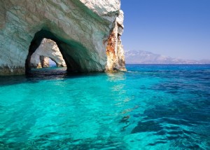 6 cavernas fascinantes e acessíveis na Grécia 