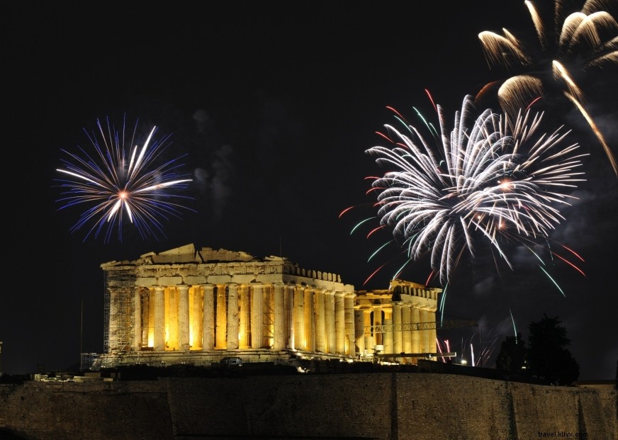 5 Alasan untuk Merayakan Tahun Baru Anda di Yunani 
