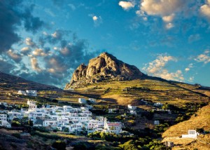 Menjelajah Desa di Tinos 