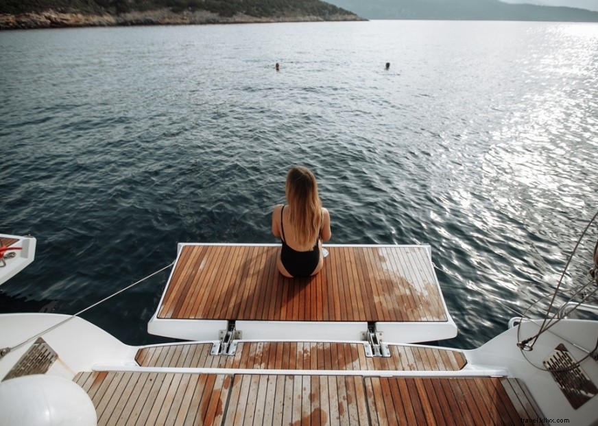 Cinq raisons de visiter la Grèce sur une location de yacht de luxe à l automne 