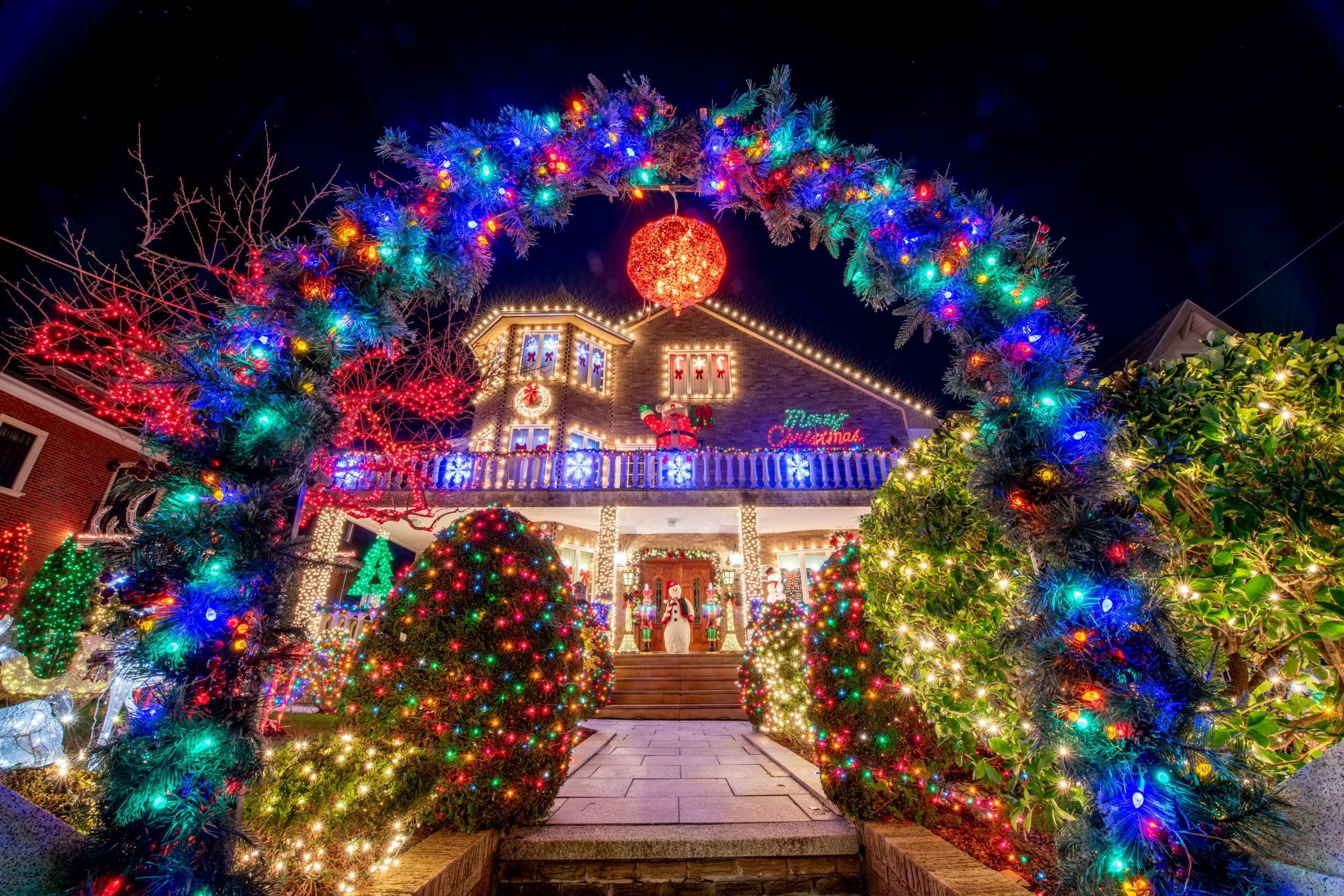 Les 43 meilleurs spectacles de lumière de Noël qui vous épateront totalement 
