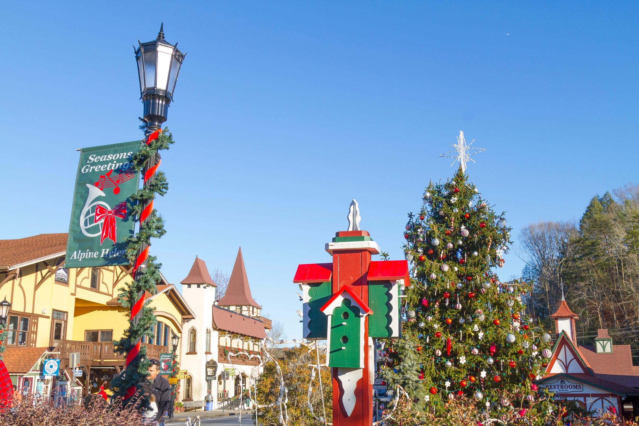 少なくとも一度は訪れるべきアメリカで最高のクリスマスの町 