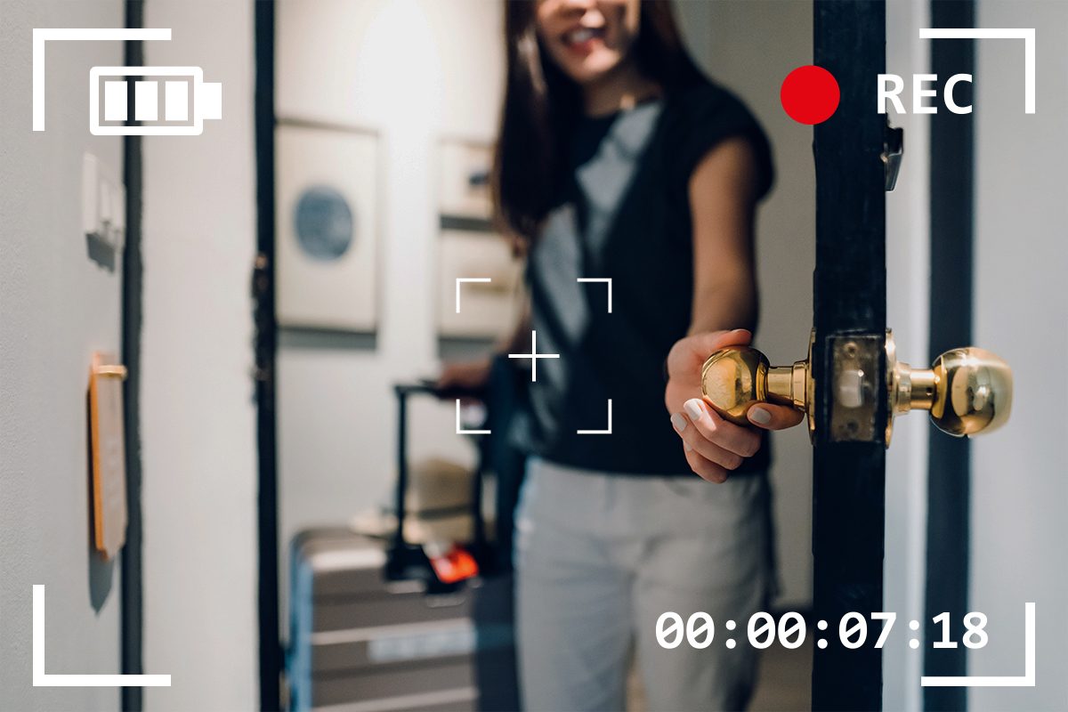 Cómo encontrar cámaras ocultas en cualquier lugar donde te quedes