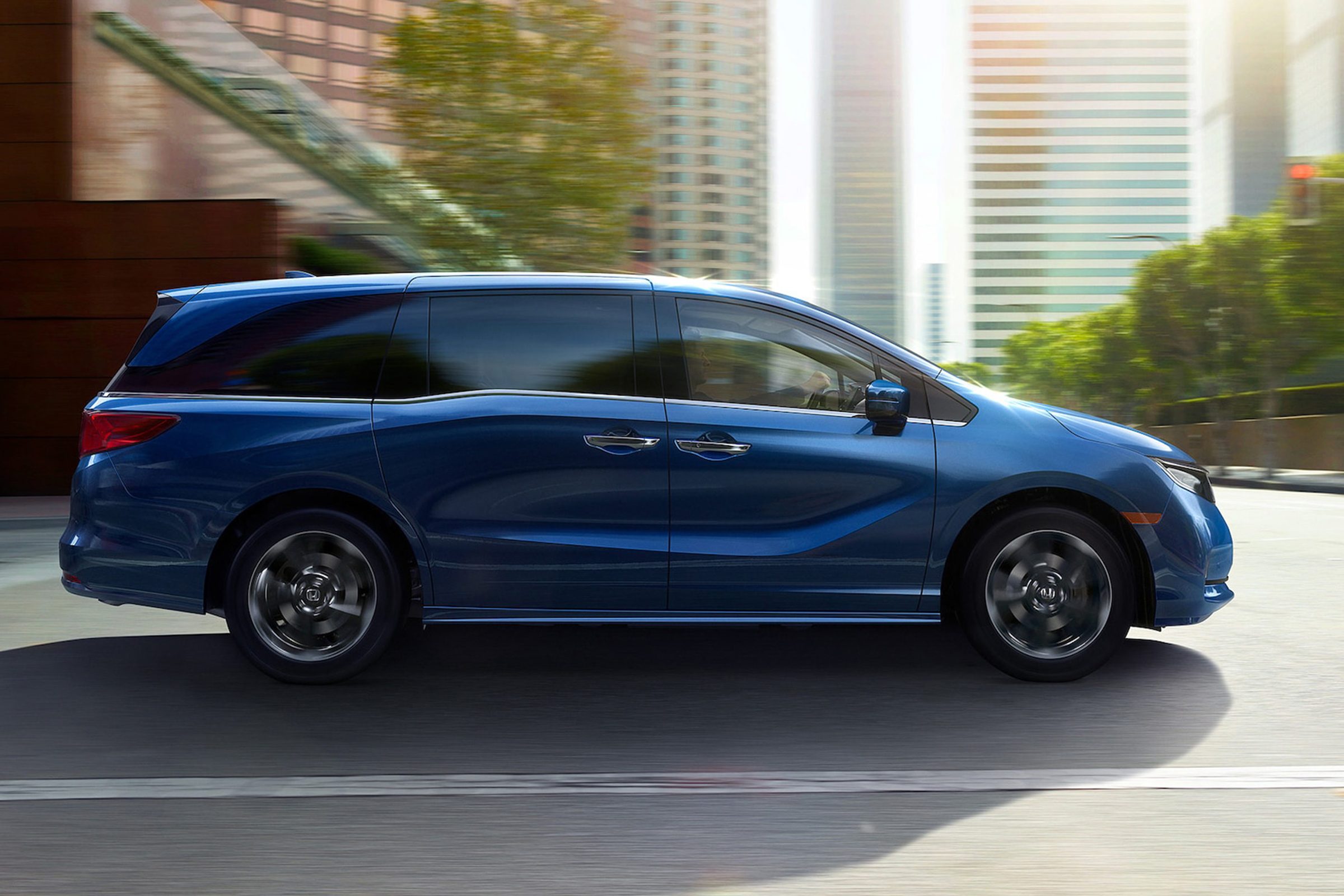 16 Mobil Road Trip Terbaik