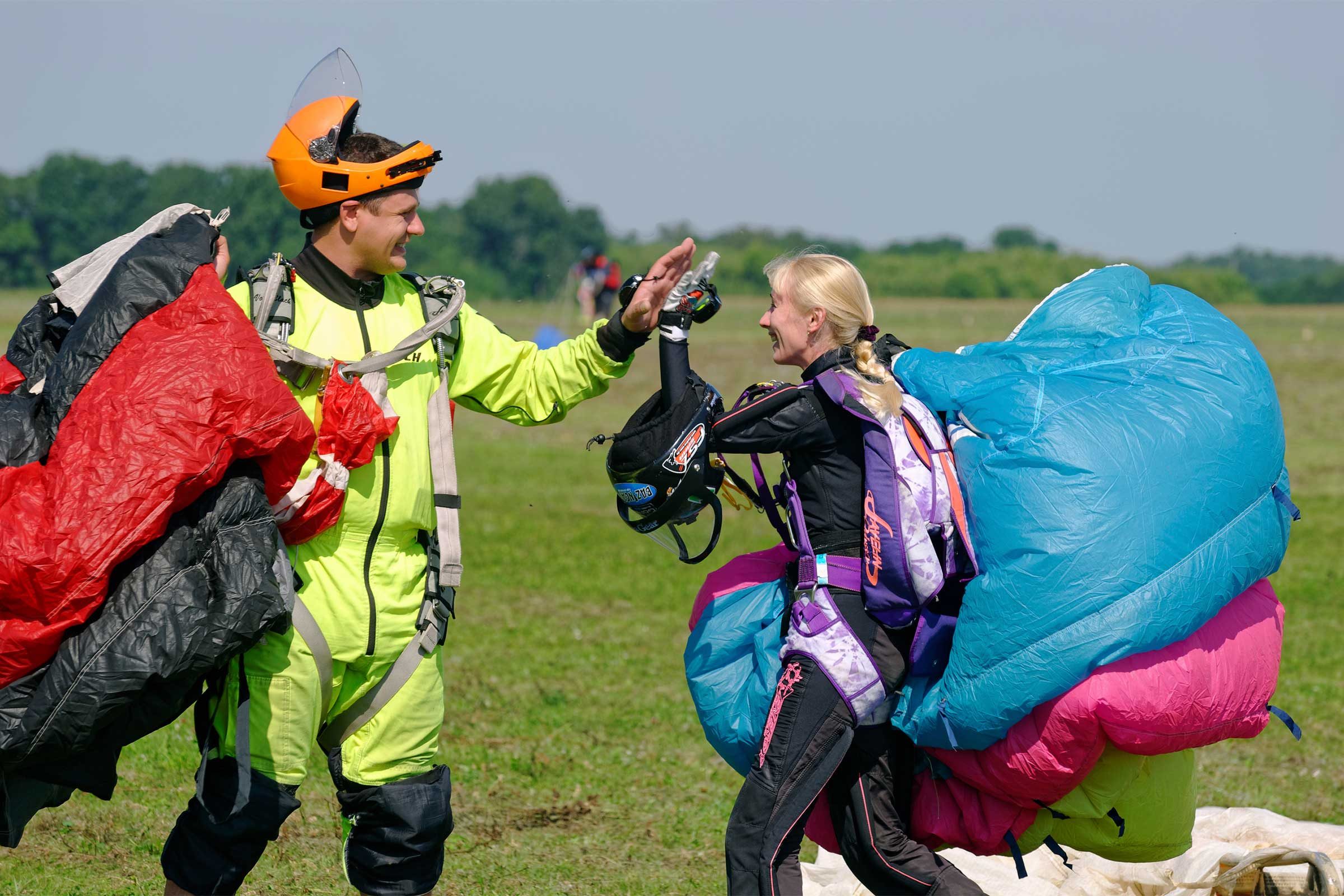 12 choses que vous devez savoir si le parachutisme est sur votre liste de choses à faire 