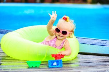 13 cosas que debe saber antes de llevar a su niño pequeño a un parque acuático 
