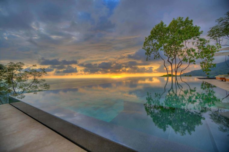 10 de las piscinas infinitas más hermosas del mundo 