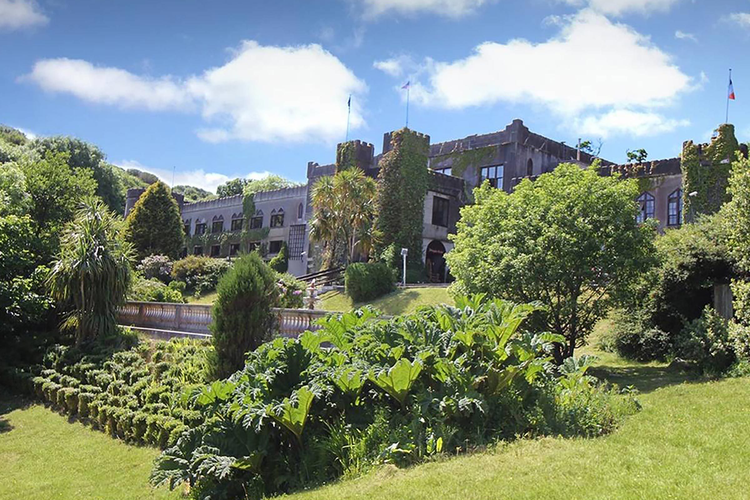 15 châteaux irlandais de conte de fées dans lesquels vous pouvez réellement séjourner 