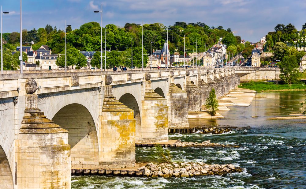 2018年夏にレーダーに乗るべき12の魅力的なフランスの町 