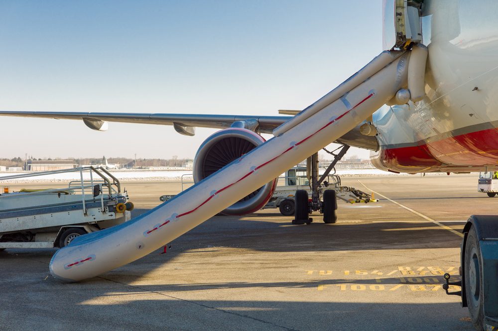 Le 15 cose più pazze che gli assistenti di volo hanno visto sul lavoro 