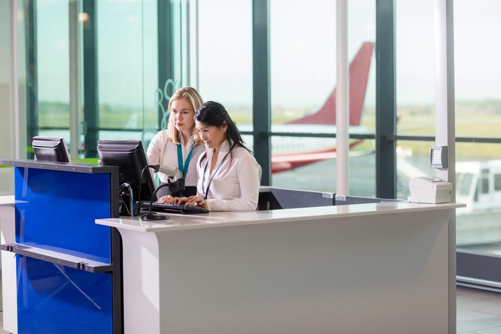 8 cosas que los agentes de puerta de embarque de las aerolíneas no le dirán 