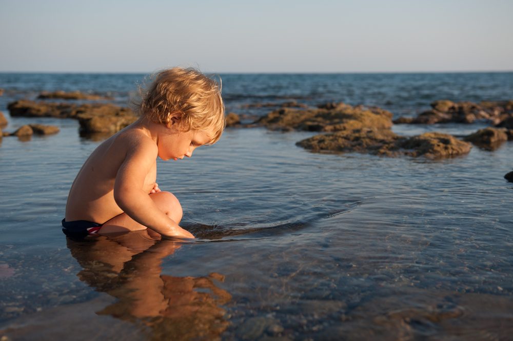 12 dangers cachés sur la plage que vous devez prendre au sérieux 