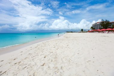 20 Pantai Keluarga Menakjubkan Yang Harus Anda Kunjungi Musim Panas Ini 