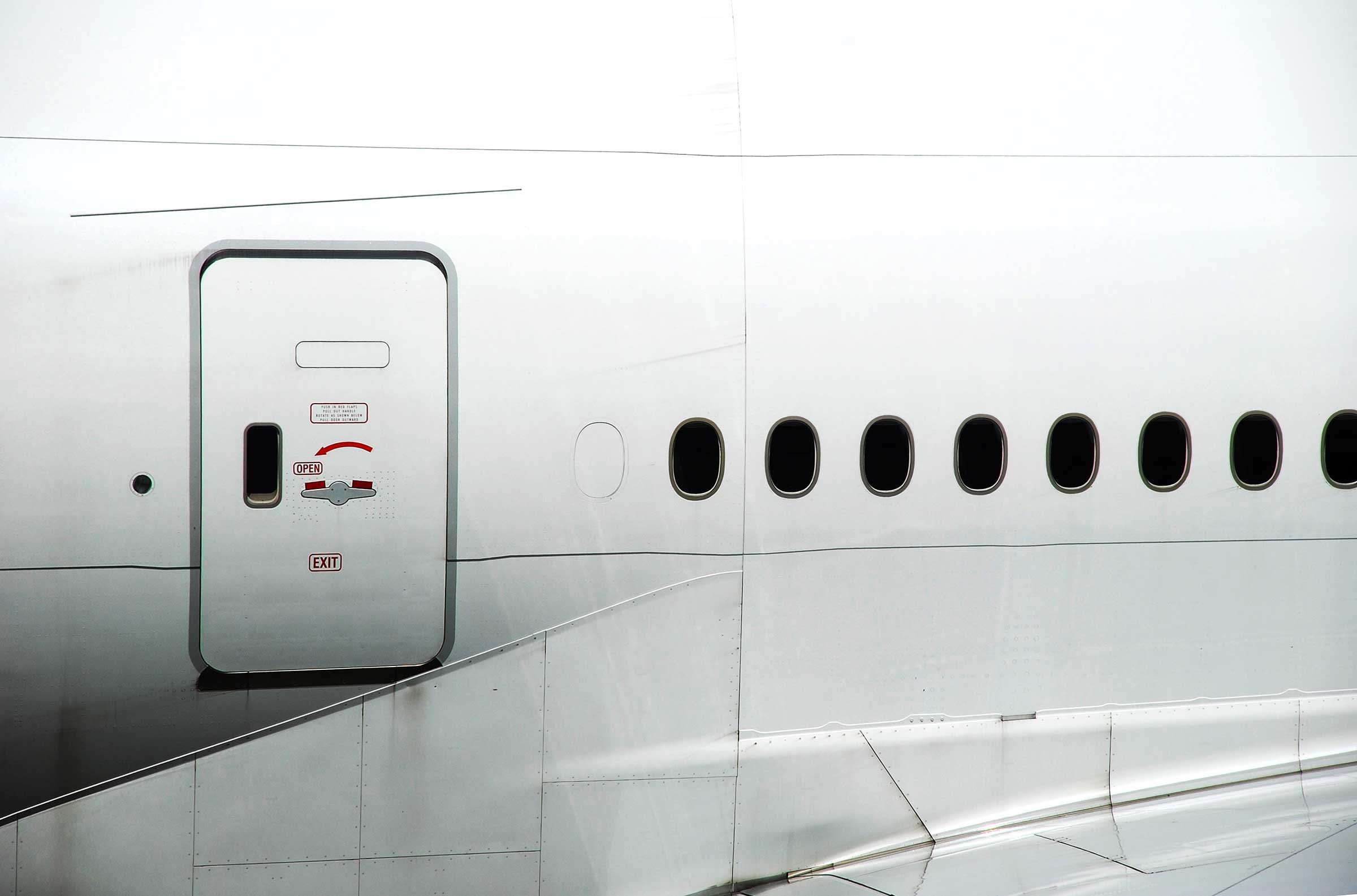 9 ruidos que escuchas en los aviones y lo que significan 