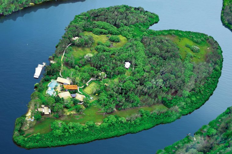 9 isole e laghi a forma di cuore nel mondo 