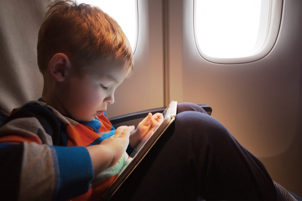 21 secretos para volar con niños de asistentes de vuelo y pilotos 