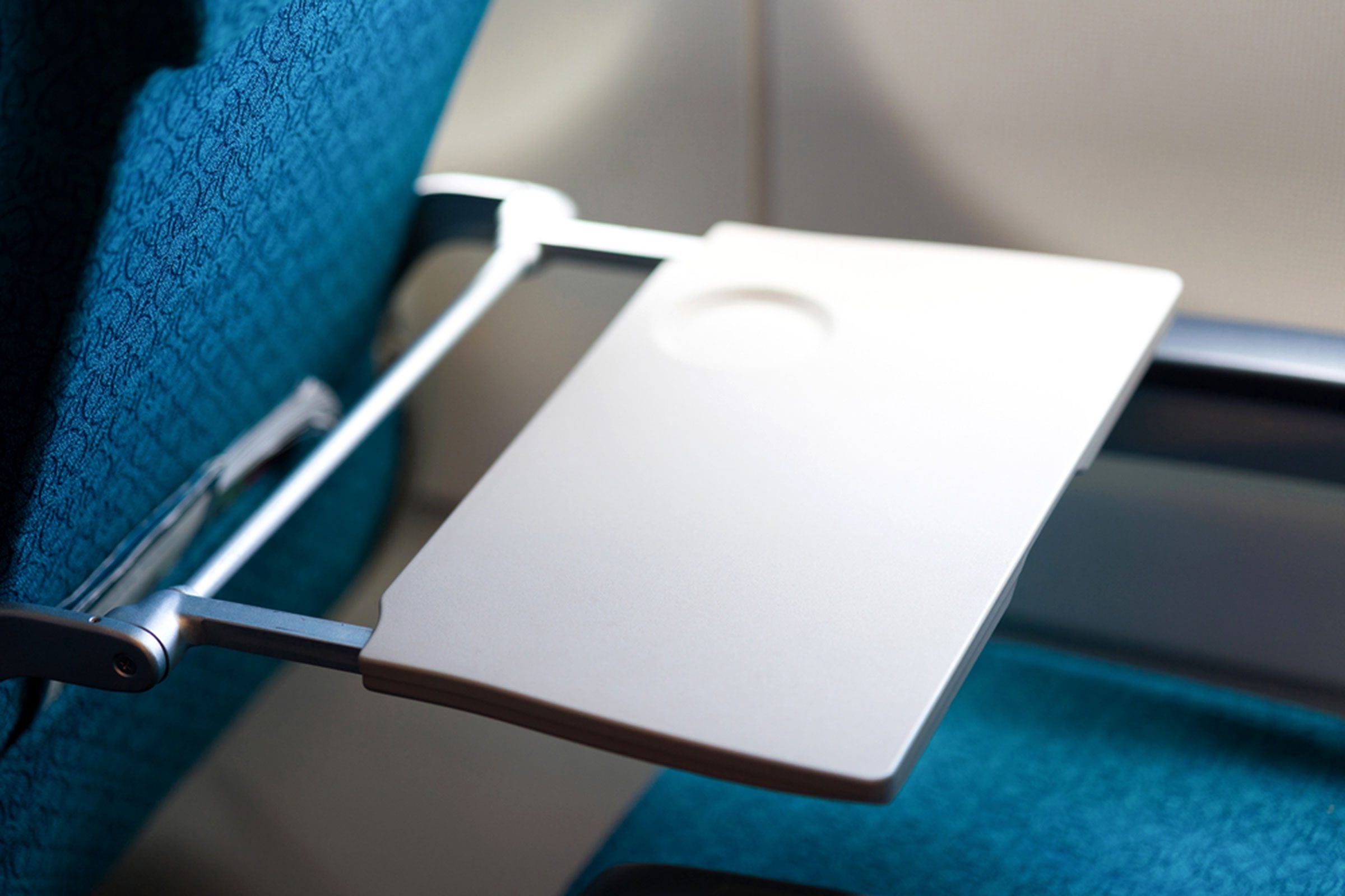 Tidak Bisa Tidur di Pesawat? Wisatawan Berpengalaman Menumpahkan 14 Rahasia Menunda 