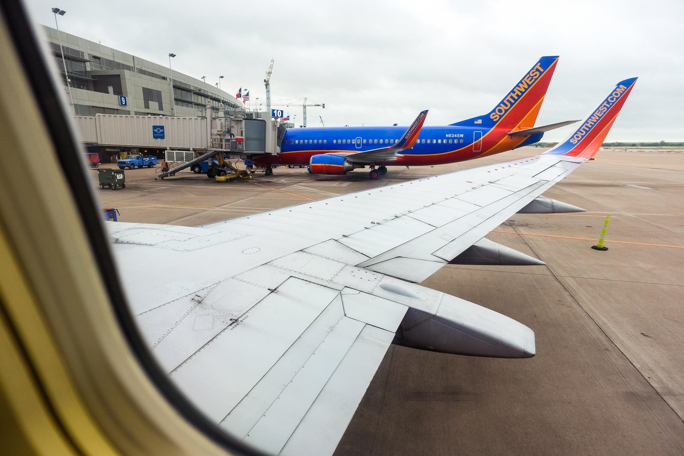Maneiras sorrateiras de contornar as taxas de bagagem das companhias aéreas 