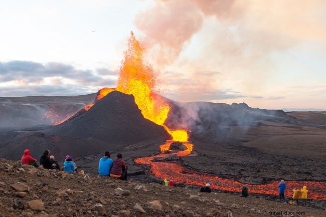 11 gunung berapi spektakuler yang aktif saat ini 