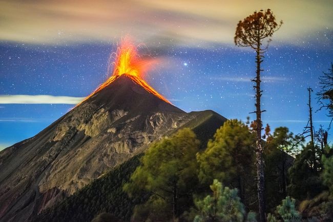 11 spettacolari vulcani attivi in ​​questo momento 