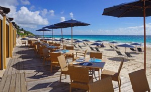 Makan di Pantai di Bermuda 